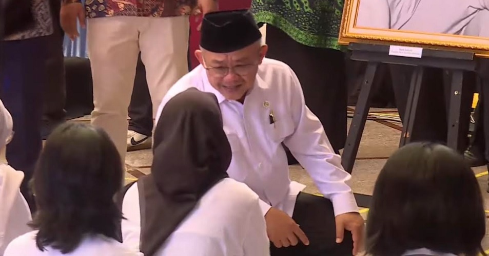 Universitas Trilogi-Kemendikdasmen Gelar Lomba Gambar Sketsa Soeharto Terbanyak, Pecahkan Rekor MURI