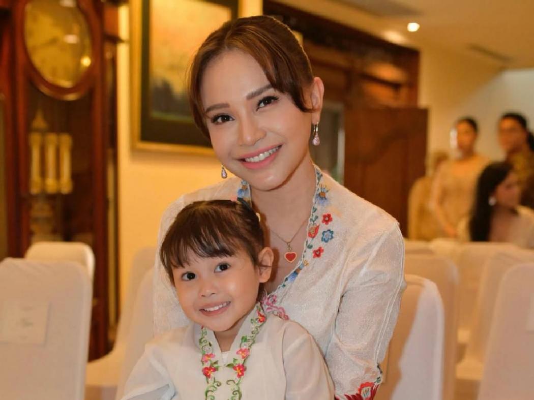Viral Rossa Kenalkan Anak Perempuannya, Namanya Raina Mikayla Almahyra
