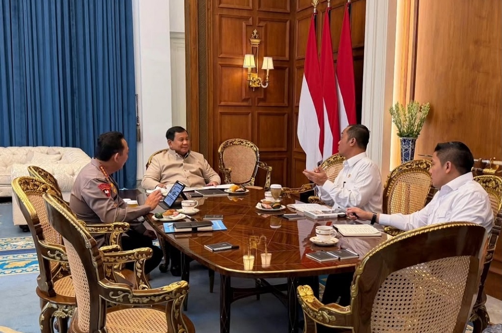 Prabowo Bertemu Kapolri di Istana, Terima Laporan Persiapan Hari Bhayangkara 2026
