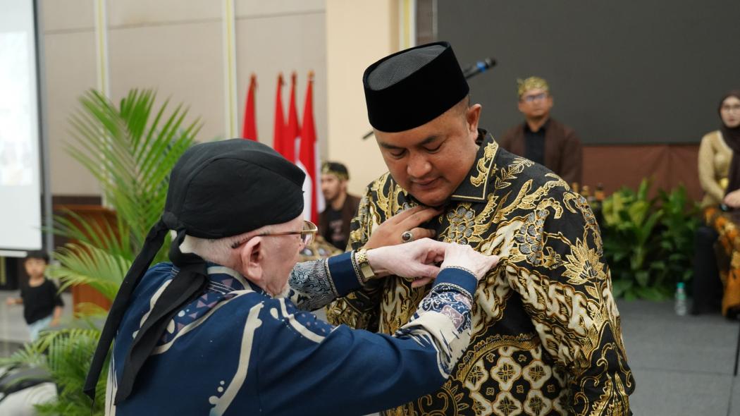Bupati Bogor Terima Tanda Kehormatan dari Kerajaan dan Kesultanan Nusantara
