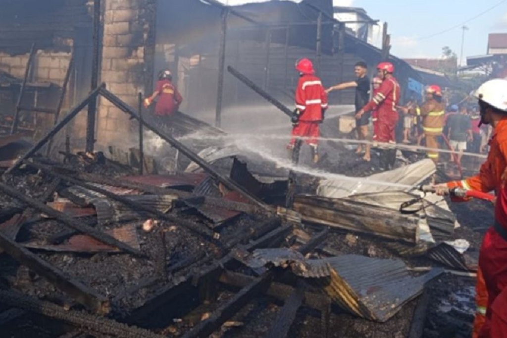 Kebakaran Hanguskan 12 Rumah di Samarinda, 45 Warga Kehilangan Tempat Tinggal