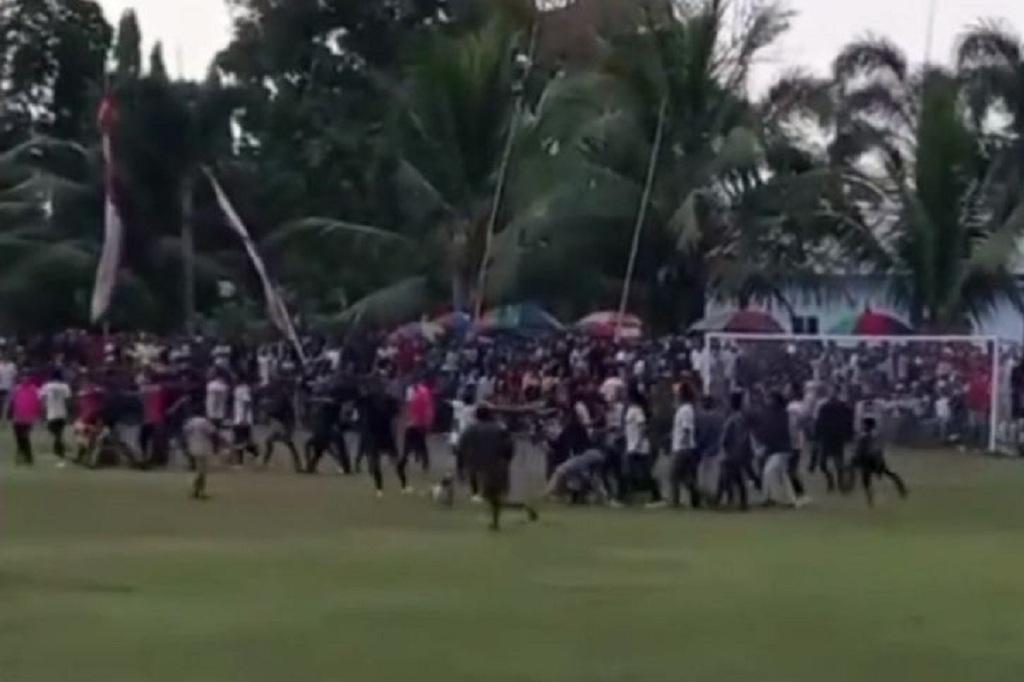 Viral Ricuh Laga Tarkam di Jember, Puluhan Penonton Keroyok Wasit usai Anulir Gol