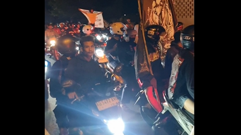 Konvoi Pesilat di Boyolali Berakhir Ricuh, 4 Orang Terluka 2 Motor Dibakar