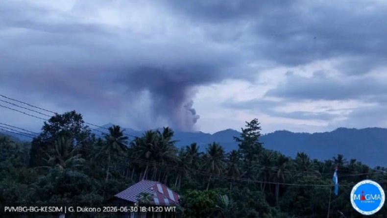 Gunung Dukono Erupsi, PVMBG Minta Warga Tidak Beraktivitas dalam Radius 4 Km