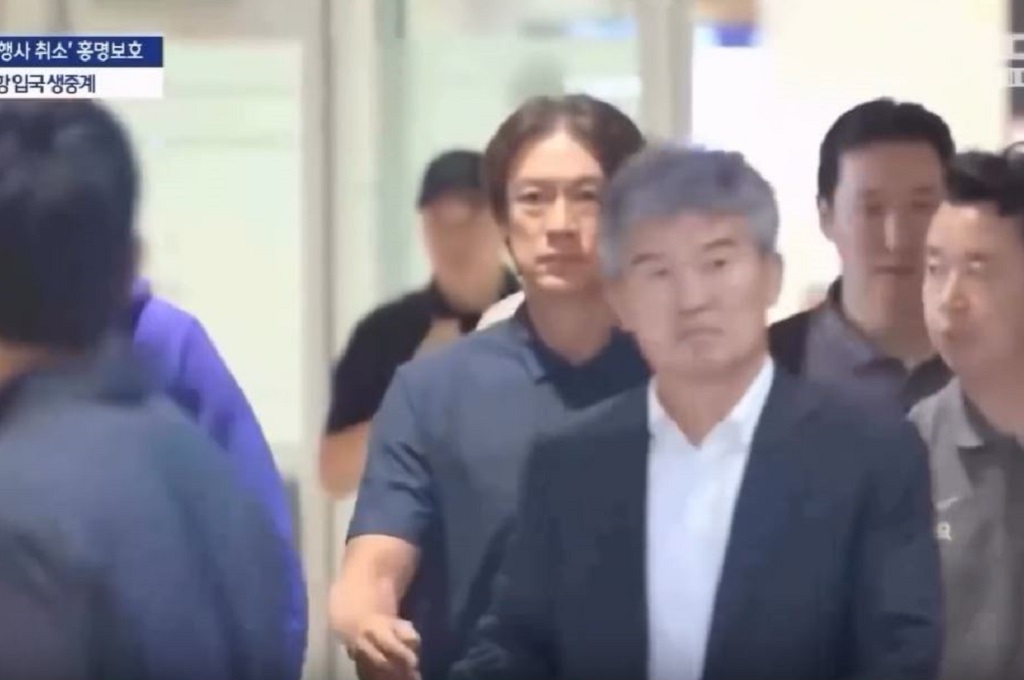 Hong Myung-bo Diteriaki dan Diusir Suporter di Bandara Incheon: Keluar dari Korea, Kembalikan 2 Miliar Won!
