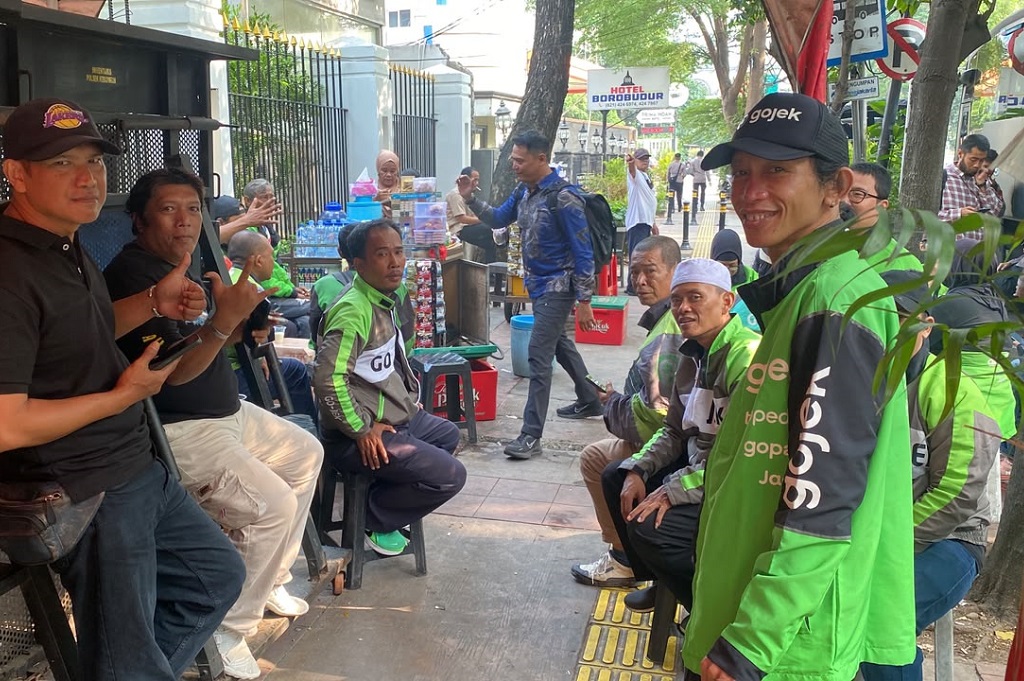 Suasana Pengadilan Tipikor Jelang Sidang Vonis Nadiem, Ojol Berdatangan