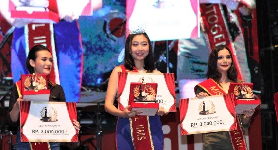 Tampil Cantik, Usher Suzuki Rebut Miss IIMS 2019