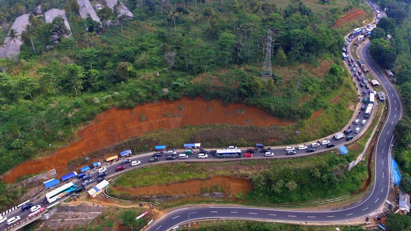 Terjebak Macet Parah di Jalur Gentong Tasikmalaya, Pemudik: 1 Jam Hanya Bergerak 4 Km