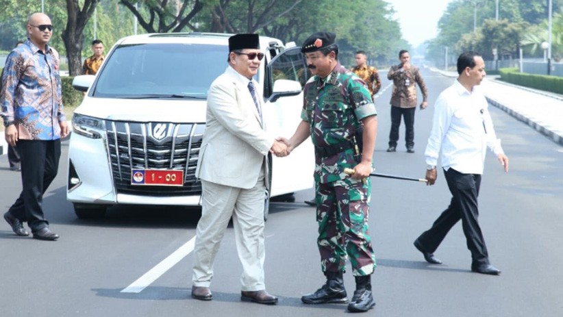 Penampakan Mobil Dinas Prabowo Berpelat 1-00 di Mabes TNI