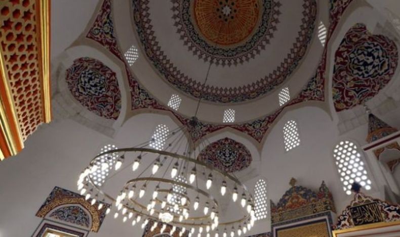 Sempat Hancur Dibom, Masjid Berusia 460 Tahun di Bosnia Dibuka Kembali