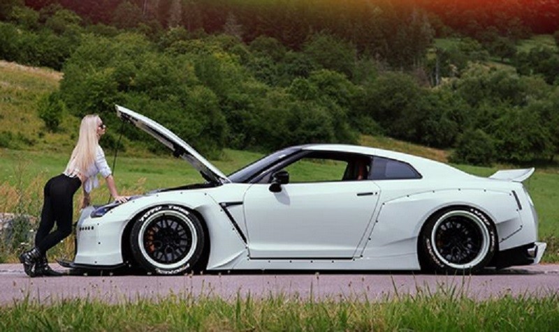 Yalangoch ayollarning katta formatli fotosuratlari