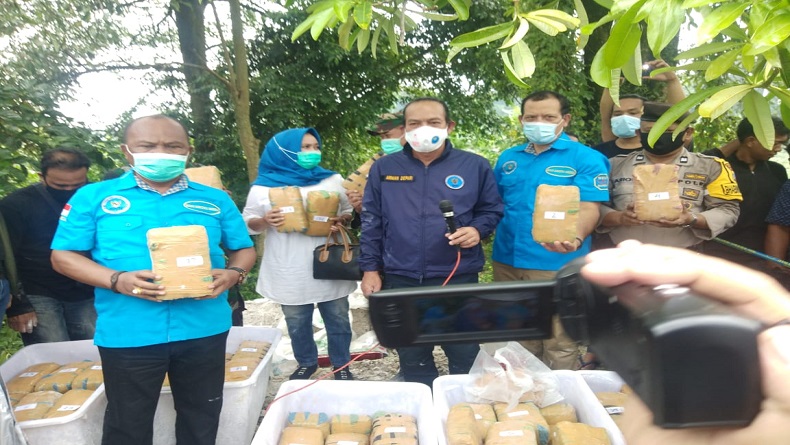 141 Kg Ganja Dikubur di Bawah Tanah Berkapur di Medan, Ini Alasannya -  Bagian 1