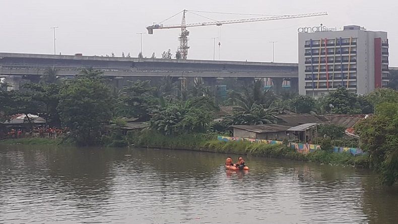 Kesasar Gara Gara Pakai Google Maps Pemotor Tewas Tenggelam Di Kali Bekasi Bagian 1