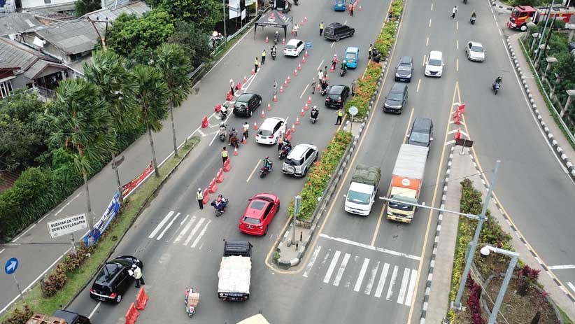 Jalur ke Puncak Ditutup Sementara Siang Ini, One Way Diberlakukan Arah Gadog Jalur ke Puncak Ditutup Sementara Siang Ini, One Way Diberlakukan Arah Gadog