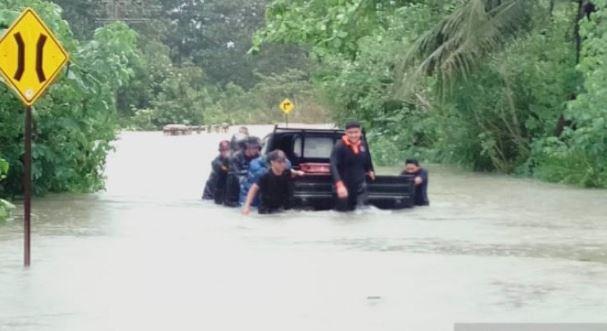 Banjir Bandang Di Tanjung Pinang  Banjir Bandang Di Lahat 12 Unit