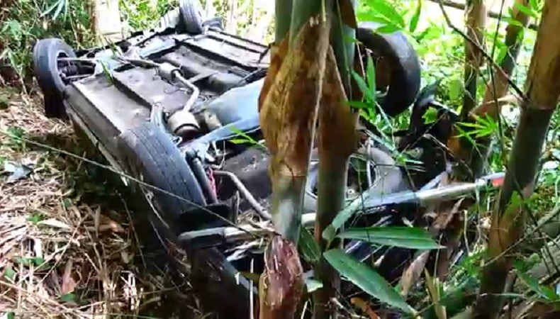mobil masuk jurang di pegunungan arfak papua barat 1 tewas 2 luka bagian 1