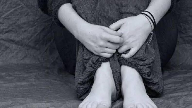 Pilu! Kurir Perempuan di Mamuju Tengah Diancam Badik lalu Diperkosa Residivis Pilu! Kurir Perempuan di Mamuju Tengah Diancam Badik lalu Diperkosa Residivis