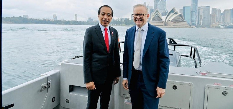 Momen Keakraban Presiden Jokowi dan PM Australia Anthony Albanese di Kapal