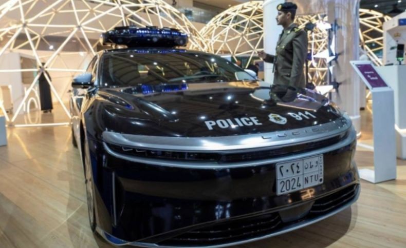 Saudi Luncurkan Mobil Polisi Canggih, Dilengkapi AI dan Drone Bisa Lacak  Penjahat