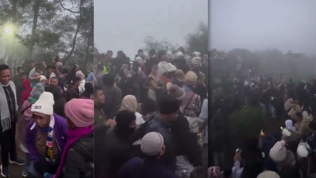 Viral Pemandangan Bukit Sikunir di Dieng saat Long Weekend, Dipenuhi Lautan  Manusia!