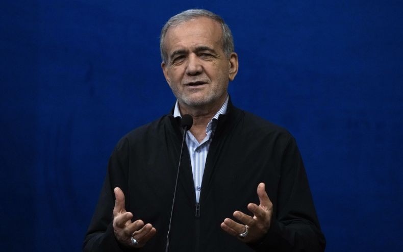 Presiden Pezeshkian: Iran Tak Akan Pernah Tunduk kepada AS Presiden Pezeshkian: Iran Tak Akan Pernah Tunduk kepada AS