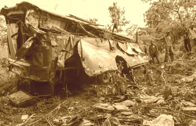 Horor! Tabrakan 4 Kendaraan Tewaskan 63 Orang Horor! Tabrakan 4 Kendaraan Tewaskan 63 Orang