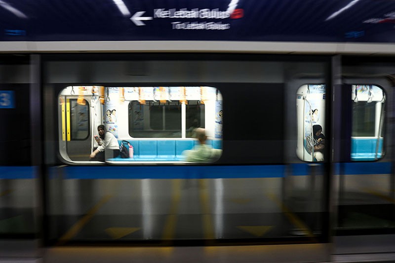 Hore! Tarif MRT, KRL, LRT Cuma Rp80 saat 17 Agustus Hore! Tarif MRT, KRL, LRT Cuma Rp80 saat 17 Agustus
