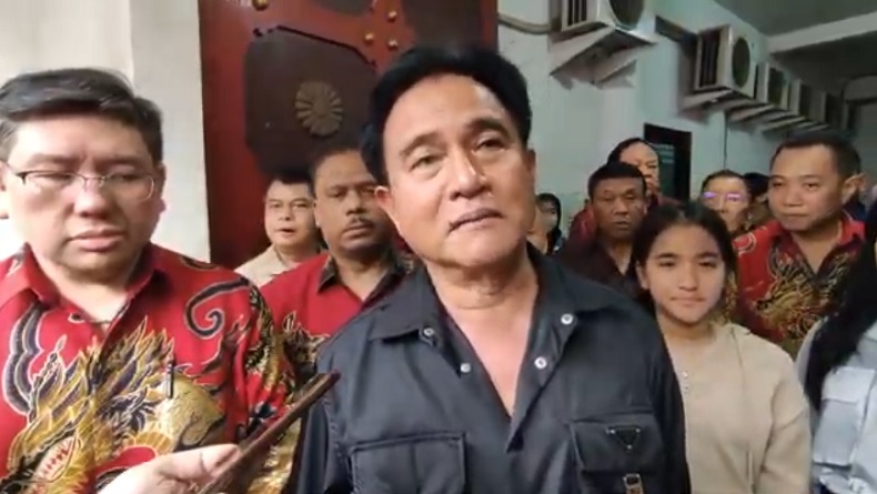 Pesawat Ditumpangi Menko Yusril Mendarat Darurat di Semarang