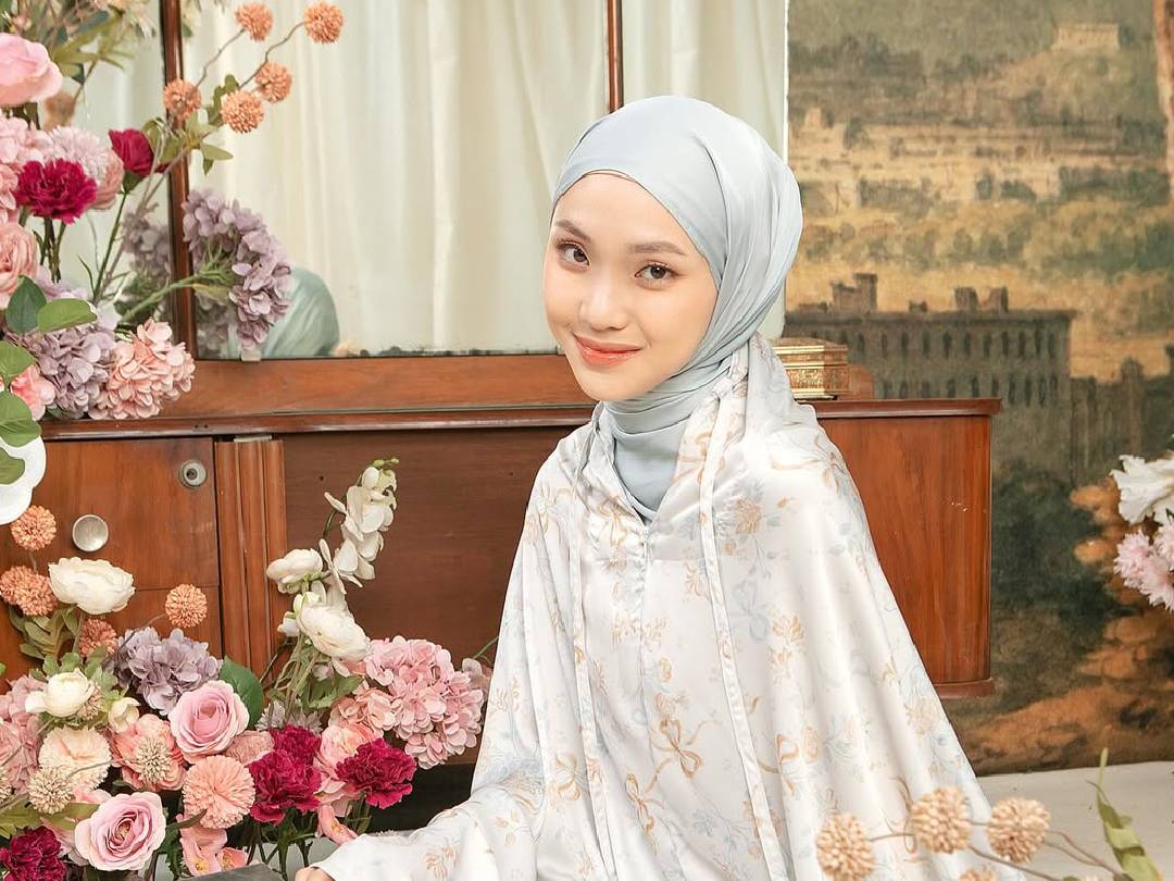 Viral Jule Terang-terangan Lepas Hijab, Ini Fotonya!