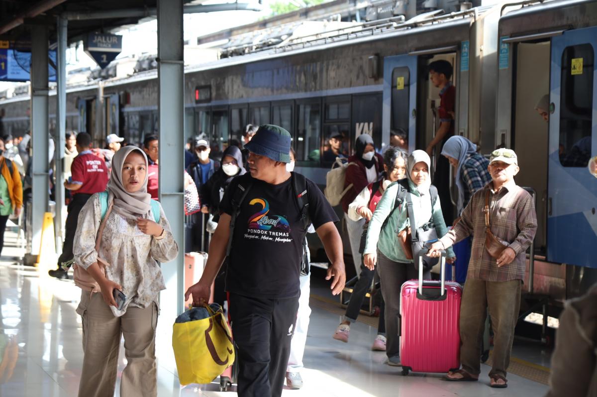 KAI Daop 1 Jakarta Ungkap Tiket Kereta Lebaran Tersisa 198.535, Okupansi Tembus 79 Persen