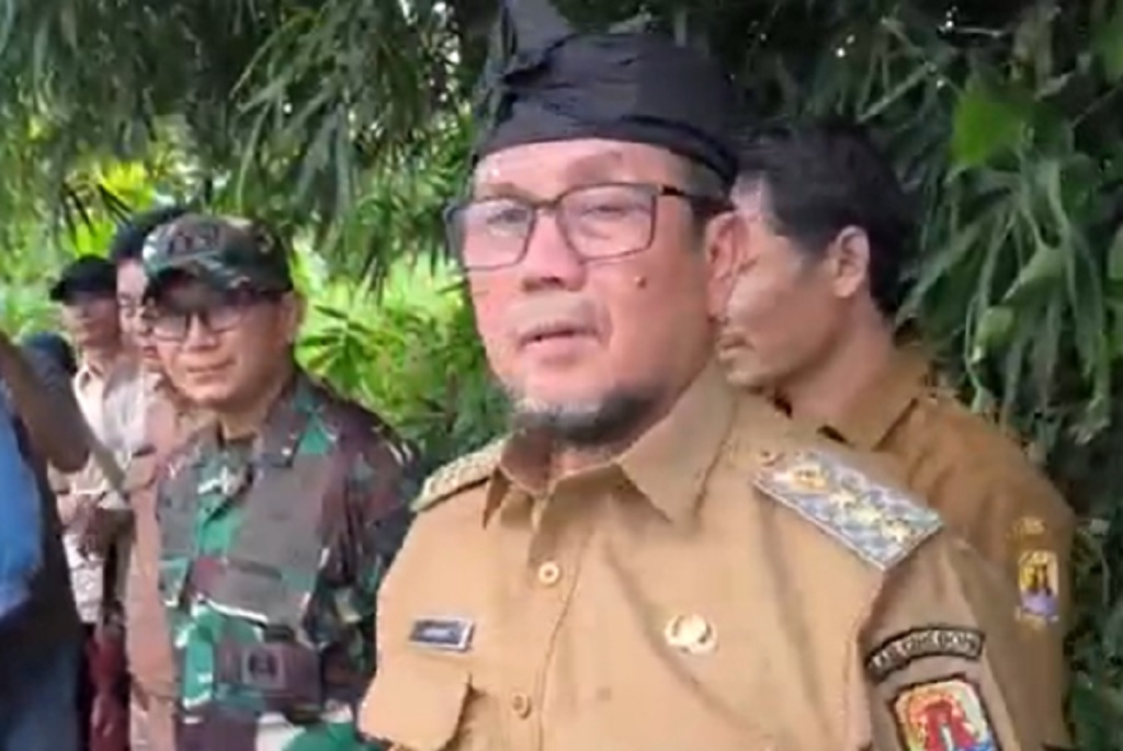 Viral Kebun Sawit di Cirebon, Bupati Perintahkan Cabut dan Ganti Pohon Mangga Viral Kebun Sawit di Cirebon, Bupati Perintahkan Cabut dan Ganti Pohon Mangga