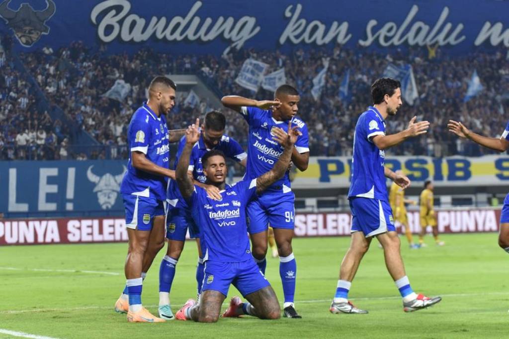 Persib Hampir Hattrick Gelar Super League, Bobotoh Siap Pesta di GBLA Persib Hampir Hattrick Gelar Super League, Bobotoh Siap Pesta di GBLA