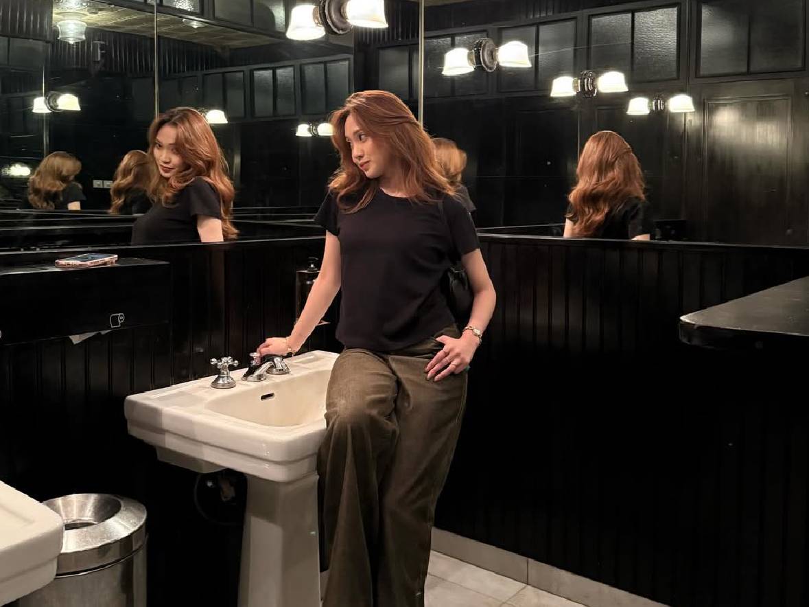 Viral Jule Posting Foto Tanpa Hijab di Instagram, Pamer Brown Hair! Viral Jule Posting Foto Tanpa Hijab di Instagram, Pamer Brown Hair!