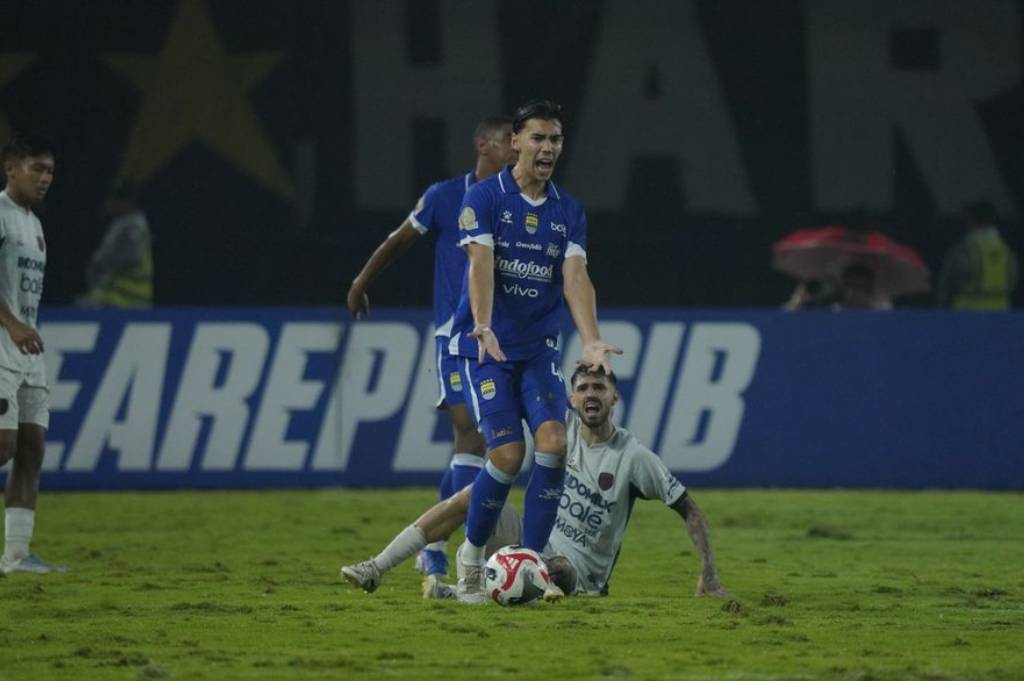 Debut Singkat Dion Markx di Persib Bandung Berbuah Manis, Bojan Hodak Lakukan Eksperimen Berani Debut Singkat Dion Markx di Persib Bandung Berbuah Manis, Bojan Hodak Lakukan Eksperimen Berani