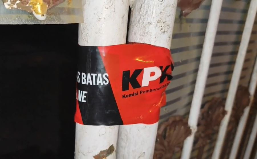 Bupati Rejang Lebong Ditangkap KPK, Ruang Kerja dan Rumah Dinas Pejabat Disegel Bupati Rejang Lebong Ditangkap KPK, Ruang Kerja dan Rumah Dinas Pejabat Disegel