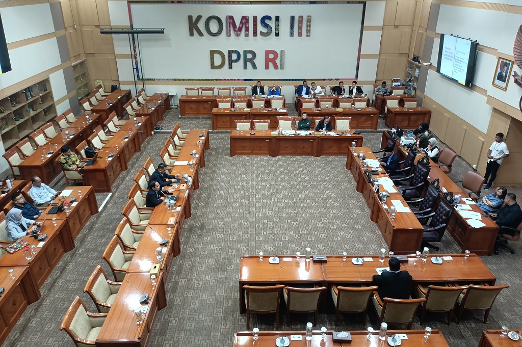 Komisi III DPR Pastikan Revisi UU Polri Sudah Masuk Prolegnas, Kapan Dibahas? Komisi III DPR Pastikan Revisi UU Polri Sudah Masuk Prolegnas, Kapan Dibahas?