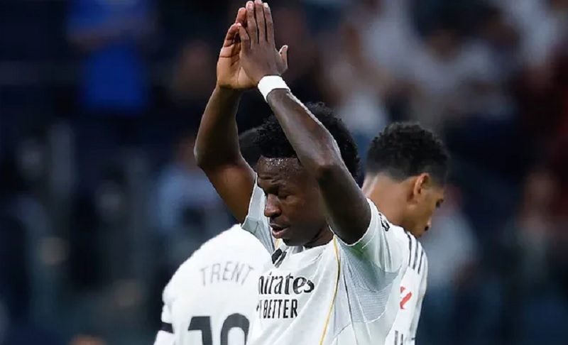 Real Madrid Menang Tipis atas Alaves, Tapi Tetap Dicemooh! Mbappe dan Vinicius Jadi Sorotan Real Madrid Menang Tipis atas Alaves, Tapi Tetap Dicemooh! Mbappe dan Vinicius Jadi Sorotan