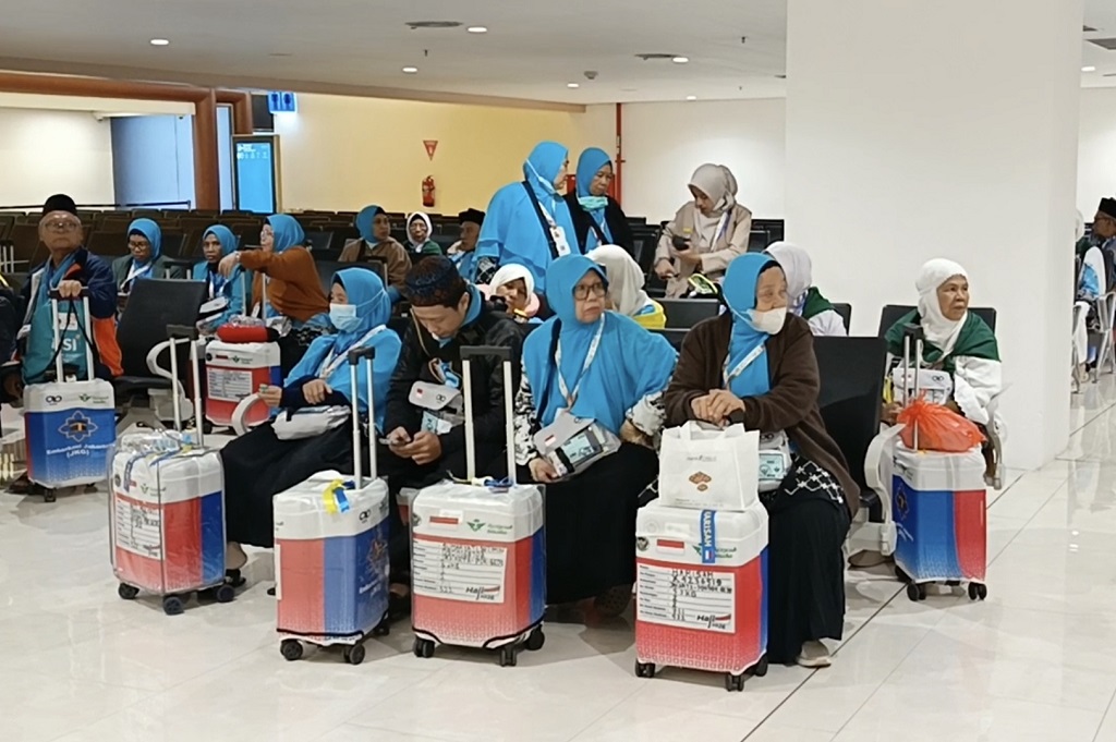 Jemaah Haji Ini Bawa Terasi hingga Kentang Mustofa ke Tanah Suci, Alasannya Bikin Senyum