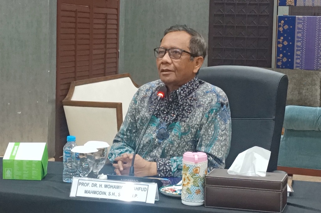 Komisi Reformasi Ingin Polri Tinggalkan Gaya Militer, Jangan Hedonis Komisi Reformasi Ingin Polri Tinggalkan Gaya Militer, Jangan Hedonis