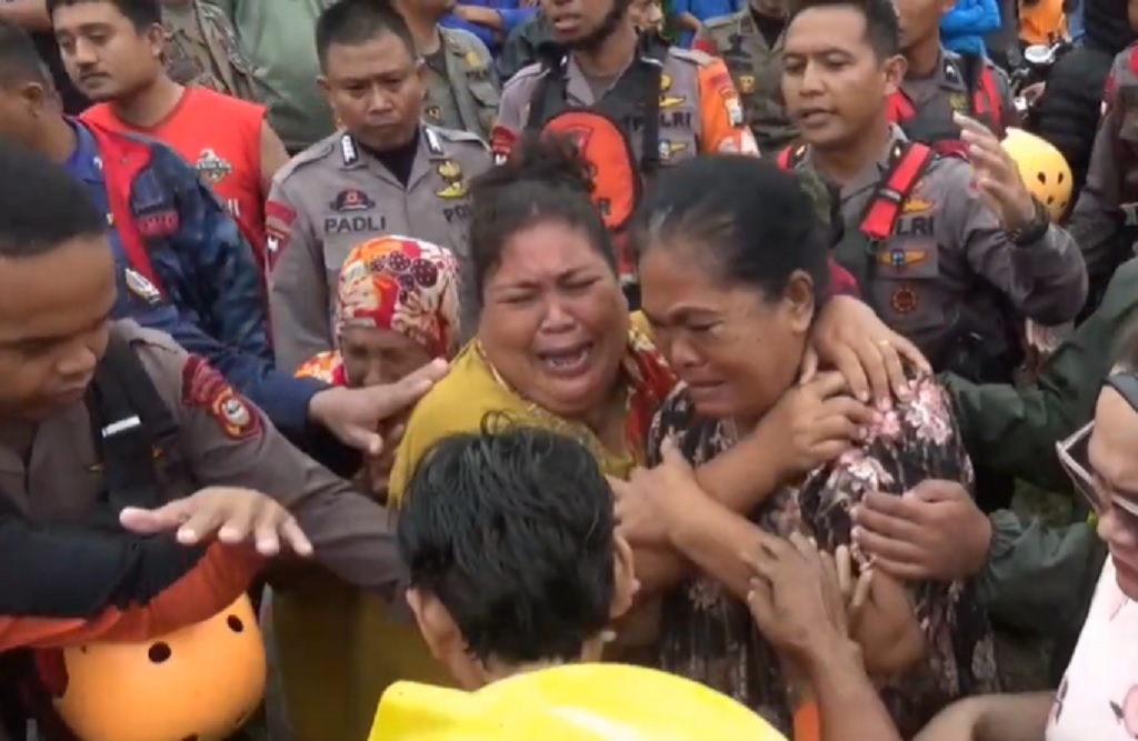 Banjir Terjang 2 Kecamatan di Bone, Nenek dan Bocah 5 Tahun Tewas Tenggelam Banjir Terjang 2 Kecamatan di Bone, Nenek dan Bocah 5 Tahun Tewas Tenggelam