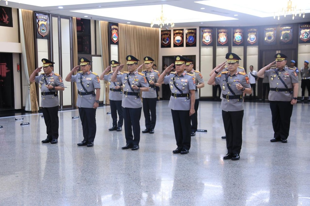 Kapolri Pimpin Sertijab, Komjen Panca Putra Resmi Jabat Kalemdiklat Polri Kapolri Pimpin Sertijab, Komjen Panca Putra Resmi Jabat Kalemdiklat Polri