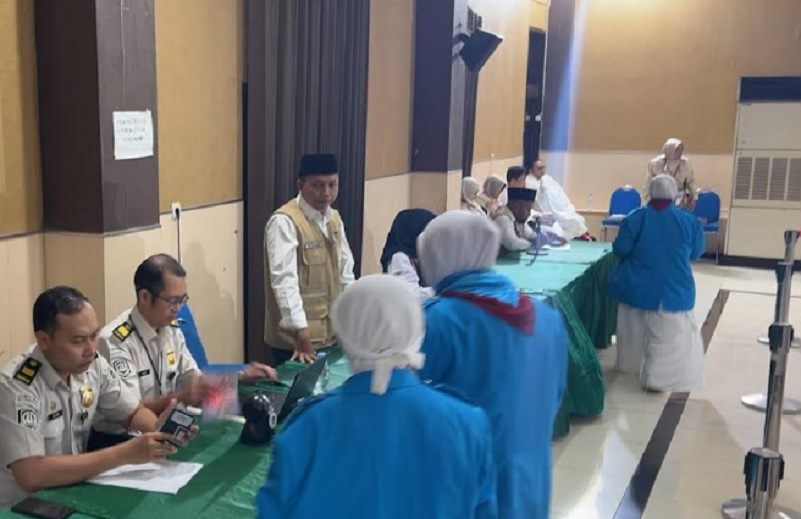 18 Calon Haji Ilegal Gagal Berangkat ke Tanah Suci, Sudah Bayar hingga Rp290 Juta 18 Calon Haji Ilegal Gagal Berangkat ke Tanah Suci, Sudah Bayar hingga Rp290 Juta