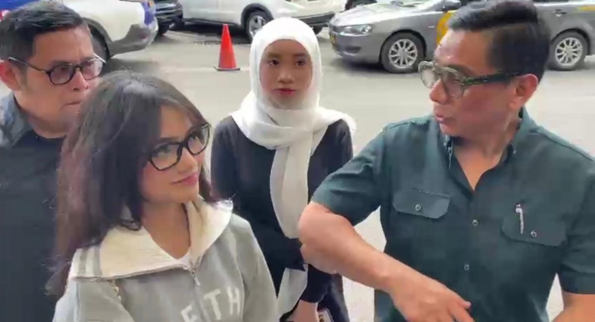 Tolak Damai, Fuji Serahkan Bukti Baru Kasus Dugaan Penggelapan Dana Mantan Admin Tolak Damai, Fuji Serahkan Bukti Baru Kasus Dugaan Penggelapan Dana Mantan Admin