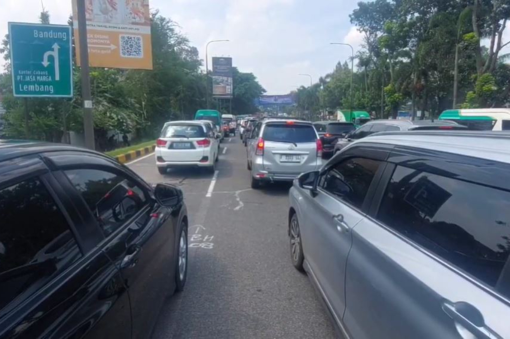 Libur Panjang Iduladha, Puluhan Ribu Kendaraan Masuk Bandung via Tol Pasteur