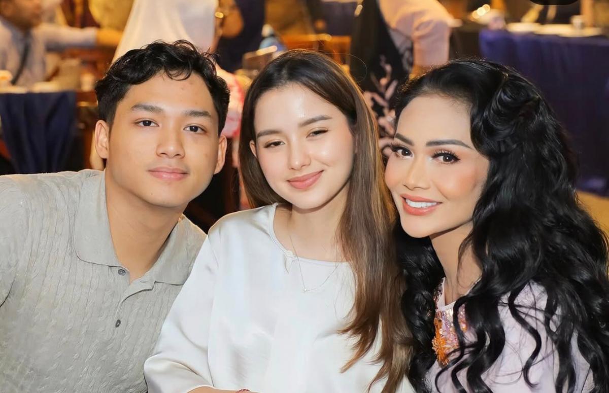 Kris Dayanti Ungkap Alasan Pernikahan Azriel dan Sarah Tak Digelar Tahun Ini, Singgung Biaya Kris Dayanti Ungkap Alasan Pernikahan Azriel dan Sarah Tak Digelar Tahun Ini, Singgung Biaya