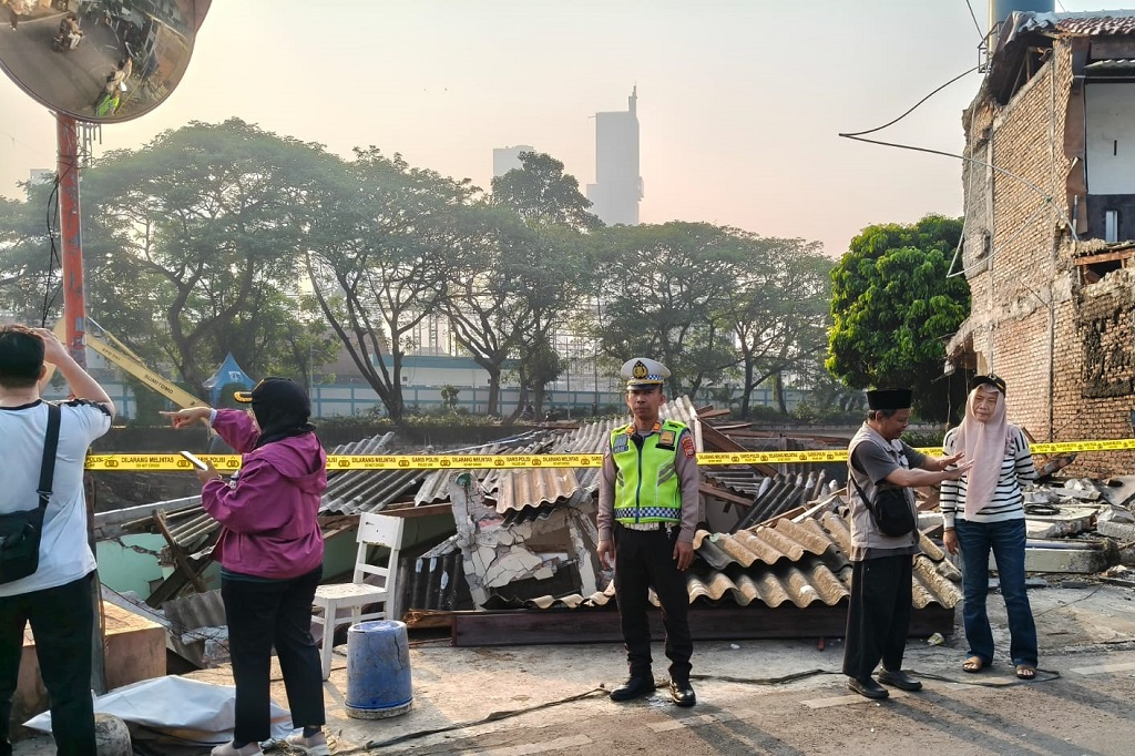 Tanah Longsor di Benhil Jakpus, 1 Rumah Warga Rusak Parah