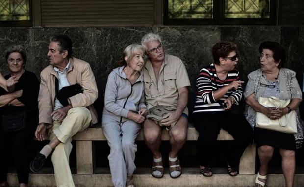 Angka Pernikahan Rendah Populasi Yunani Makin Turun