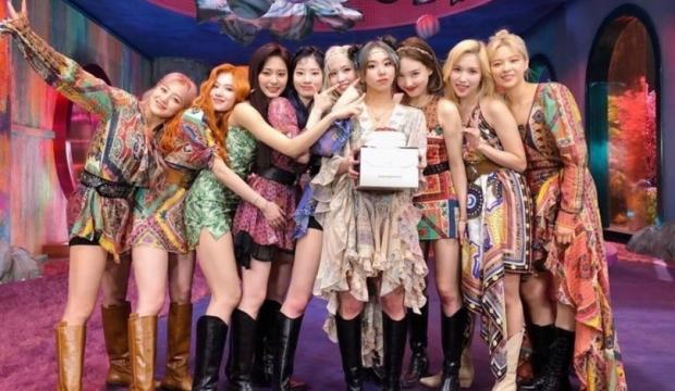 More More Dari Twice Puncaki Tangga Lagu Korea Selatan Lagunya Bergenre Tropical House