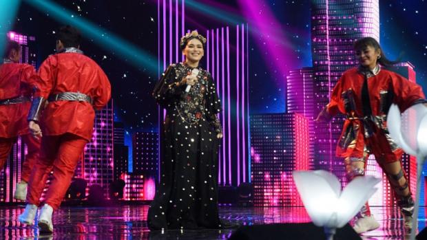 Viral Dengan Single Tatitut Ayu Ting Ting Rajin Minum Madu Ada Apa