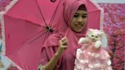 Hari Valentine, Kucing-Kucing Lucu Ini Pakai Kostum Serba Pink
